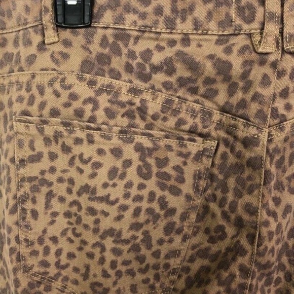 Re-poshed. Gently worn plus size leopard print - Picture 3 of 8